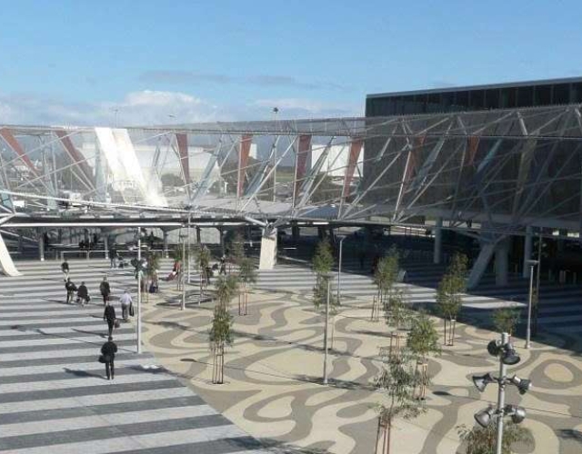 ỨNG DỤNG - XU HƯỚNG SỬ DỤNG CỦA INOX TRONG SÂN BAY,TRẠM DỪNG NGHỈ ĐƯỜNG CAO TỐC,KHU CÔNG NGHIỆP,KHU ĐÔ THỊ, TRUNG TÂM THƯƠNG MẠI, BỆNH VIỆN TRƯỜNG HỌC TRONG KỶ NGUYÊN VƯƠN MÌNH CỦA ĐẤT NƯỚC