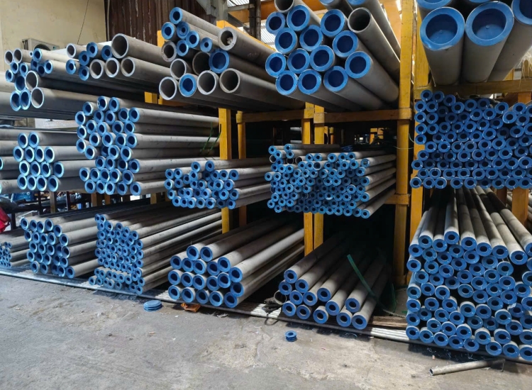 ỐNG ĐÚC INOX 304 PHI 60 DÀY 10MM