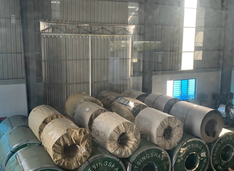 CUỘN INOX CÁN NÓNG 304