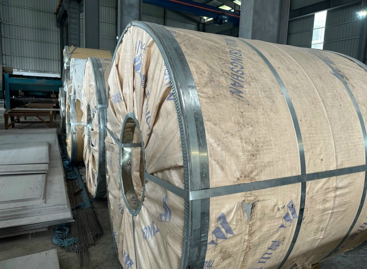 CUỘN INOX CÁN NÓNG 304