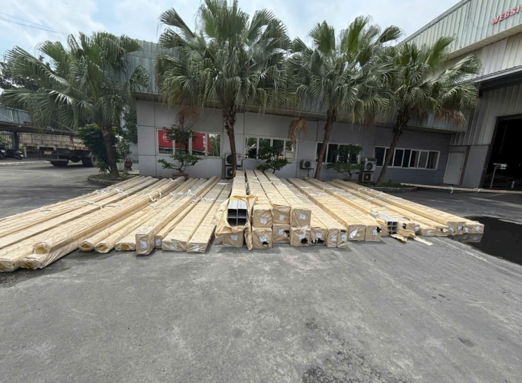 HỘP VUÔNG INOX 304/316 - 150 x 150 x 6.0MM