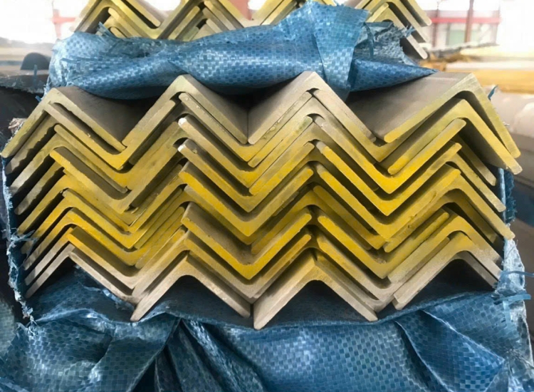 VÊ ĐÚC INOX 304: 65 x 65 x 6.0 x 6 M